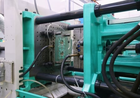 Injection molding – How to save 40 % of production costs